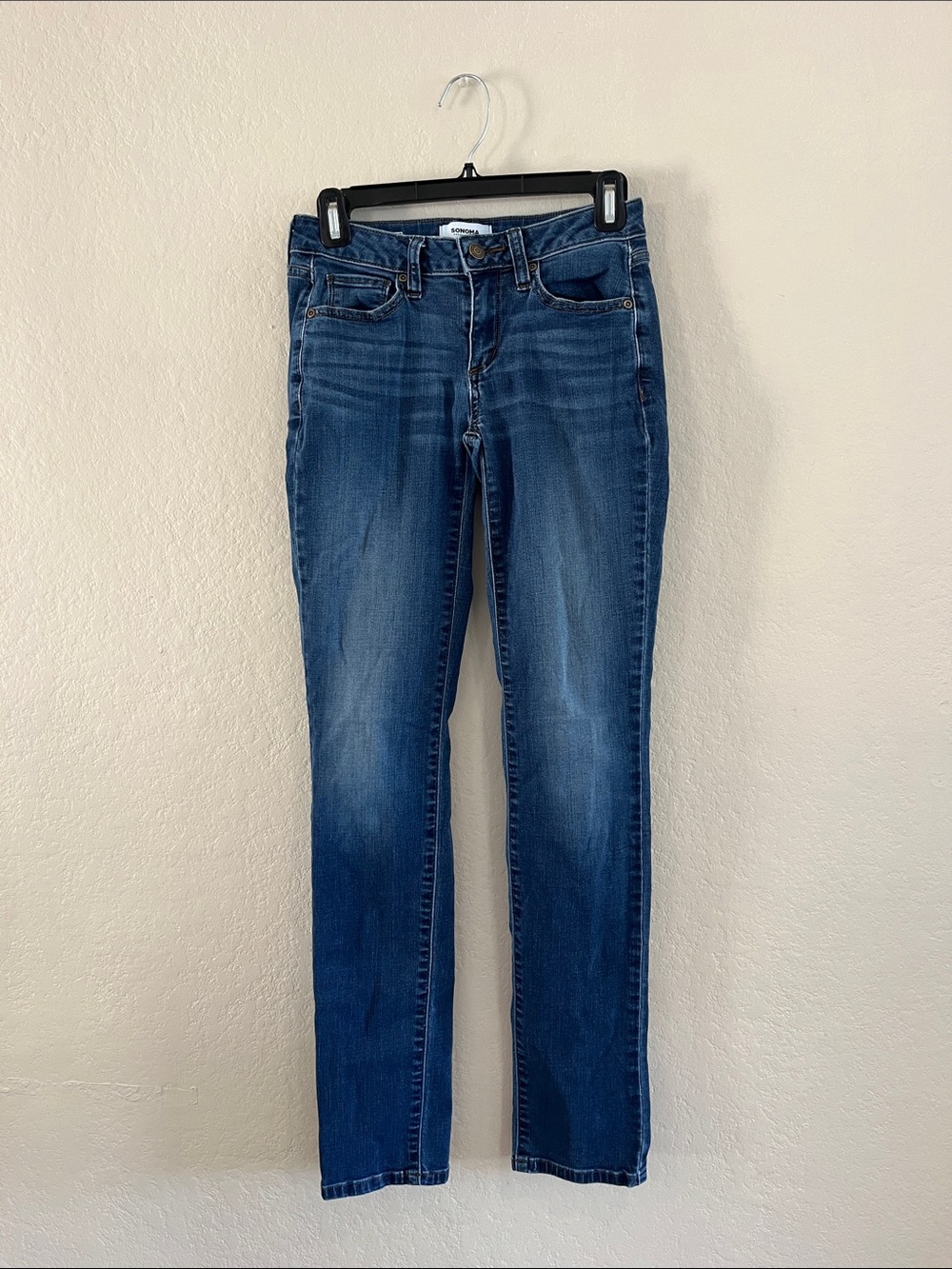 Sonoma Women's Curvy Slim Straight Jeans in Medium Blue Wash
